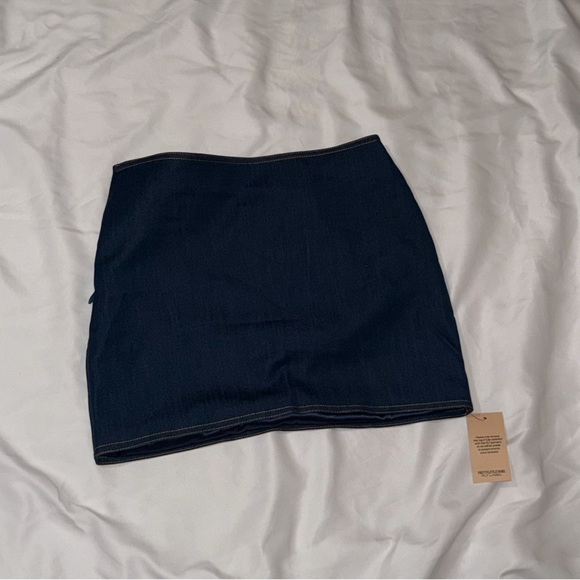 Pretty Little Thing Tailored Micro Mini Skirt - US 6 - Picture 3 of 3